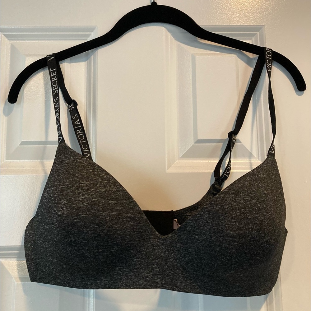 Victoria’s Secret The Tshirt bra, Lightly-Lined Wireless Bra, 36C